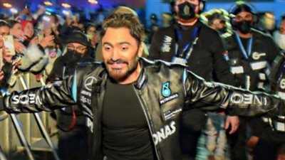 تامر حسني يشارك جمهوره كواليس حفلة أمس بالسعودية 