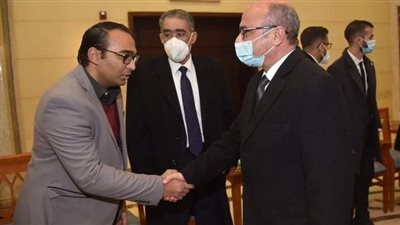 وزير العدل يشارك بعزاء الكاتب الراحل ياسر رزق