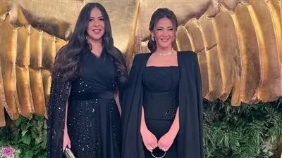 هكذا علقت دنيا سمير غانم على صورها مع شقيقتها 