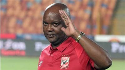 أزمة بين موسمياني ولجنة التخطيط بالأهلي بسبب هذا اللاعب