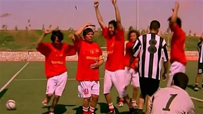 على طريقته الخاصة.. الزعيم عادل إمام يحتفل بفوز مصر على المغرب