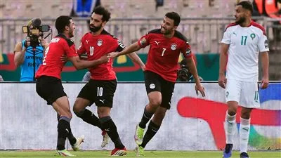 خاص.. مفاجأة مدوية بشأن حكم مباراة مصر والكاميرون في أمم إفريقيا