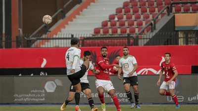 عاجل.. لاعب الأهلي يرحل إلى المريخ السوداني على سبيل الإعارة