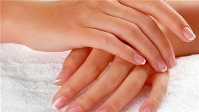 استشاري أمراض جلدية توضح كيف يمكن مواجهة تشققات الجلد في الشتاء (فيديو)