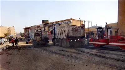 رصف وتطوير شارع المنشية بوسط مدينة الأقصر 