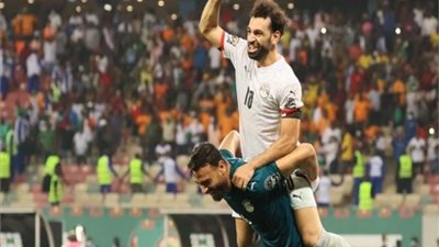 هل يغيب محمد صلاح وأبو جبل عن مباراة الكاميرون؟.. 