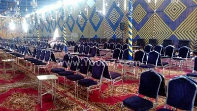 وسط حالة من الحزن.. بدء تجهيز سرادق عزاء أسرة قرية ترسا في القليوبية 