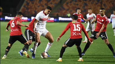 نجم الزمالك يتعرض لإصابة في الرأس خلال مباراة طلائع الجيش