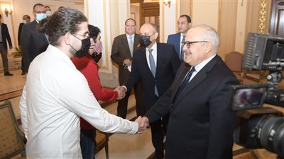 رئيس جامعة القاهرة يستقبل السفير الأردني لتعزيز التعاون المشترك