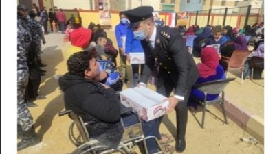 الداخلية توجه قافلة لتوزيع المساعدات العينية على المواطنين بمدينة السلام 