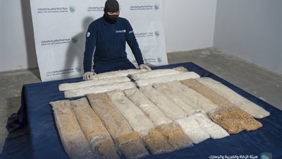 الجمارك تعلن إحباط 5 محاولات لتهريب 1.49 مليون حبة كبتاغون في منفذ الحديثة