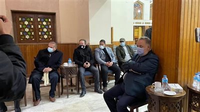 أشرف زكي يساند محمد جمعة في عزاء والدته