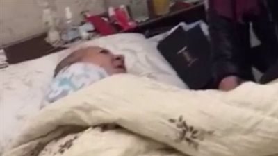 في خدمة الإنسانية.. الشرطة تستجيب لاستغاثة مسنة وحيدة وتستدعي طبيبا لعلاجها