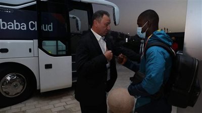 الخطيب يساند لاعبي الأهلي قبل مواجهة مونتيري