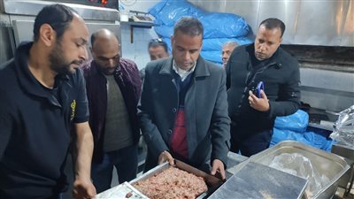 ضبط لحوم غير صالحة للاستخدام.. غلق وتشميع مطعم مأكولات شهير بالجيزة