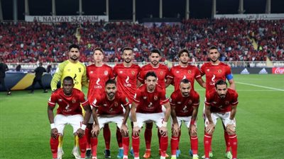 مفاجأة.. نجم الأهلي السابق معروض على الزمالك