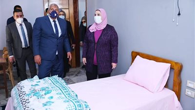 وزيرة التضامن تفتتح 