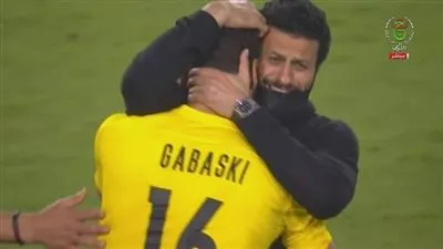 عرض سعودي فلكي يقرب أخطبوط منتخب مصر من الرحيل عن ناديه