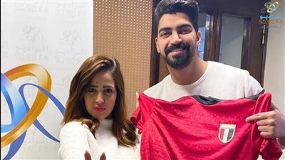 بعد الهزيمة.. مينا عطا ورنا سماحة يدعمان منتخب مصر 