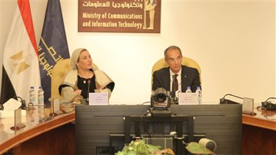  وزيرا البيئة والاتصالات يناقشان استعدادات استضافة مصر لقمة المناخ