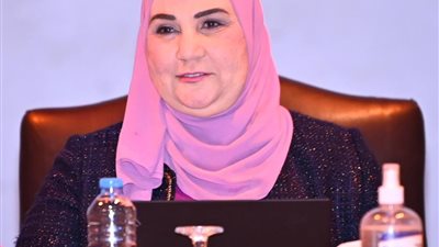 فريق أطفال وكبار بلا مأوى ينقذ 4 فتيات أقل من 18 عامًا يفترشن الشارع