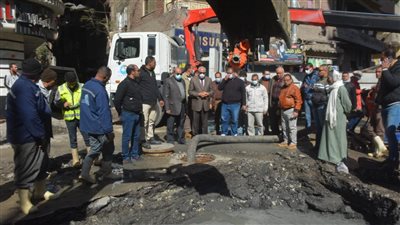 محافظ الجيزة يتفقد أعمال إصلاح كسر ماسورة مياه قطر ٦٠٠ م بالعمرانية