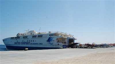 تداول 64 ألف طن بضائع و452 شاحنة بموانئ البحر الأحمر