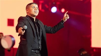 نشطاء يتداولون مقطع فيديو لمشاجره كبيرة في حفل عمر كمال بـ 