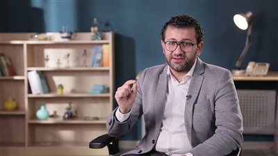 استشاري جهاز هضمي يكشف العلاقة بين البكتيريا المعوية والاكتئاب (فيديو)