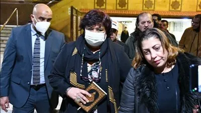 وزيرة الثقافة إيناس عبد الدايم تؤدي واجب العزاء في الراحل جلال الشرقاوي