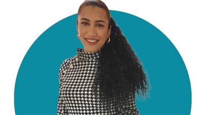 أديبة جزائرية: 