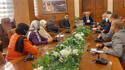 محافظ بورسعيد يلتقي مسؤولي شركة الجاسمين للتنمية المستدامة لبحث سبل التعاون 