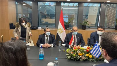 عاجل.. توقيع اتفاق الربط باستخدام أنظمة الكابلات البحرية بين مصر واليونان 