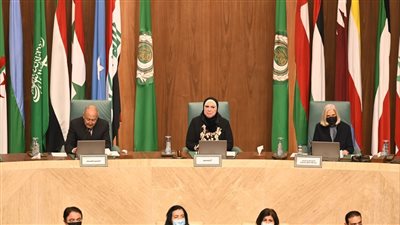 نيفين جامع: حريصون على التوصل إلى نتائج إيجابية بشأن تحسين مناخ الاستثمار 