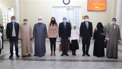 محافظ الجيزة يكرم الطفلة شيرين محمد لفوزها بمسابقة عالمية لحفظ القرآن 