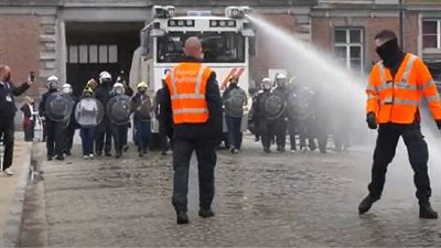 الشرطة البلجيكية تدرب مراهقين على فض الاحتجاجات