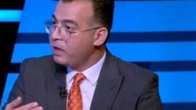 أستاذ قانون يكشف انجازات شركات المقاولات المصرية على أرض الواقع (فيديو)