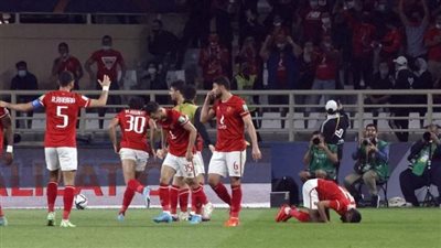 تغييرات مفاجئة في تشكيل الأهلي أمام الهلال السعودي