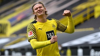 دورتموند يقترب من ضم خليفة هالاند