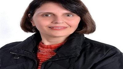 فايزة هنداوي تدير ندوة تكريم الممثلة التونسية فاطمة بن سعيدان في 