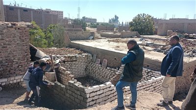 إيقاف أعمال وإزالة فورية لحالة بناء عشوائي بقنا