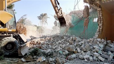 مركز المنيا يزيل 35 حالة تعدى بالبناء على أملاك الدولة