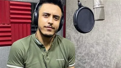 المطرب أحمد رشاد ينتهي من تسجيل كليب 