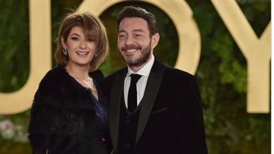 أحمد زاهر يحتفل مع زوجته بعيد الحب