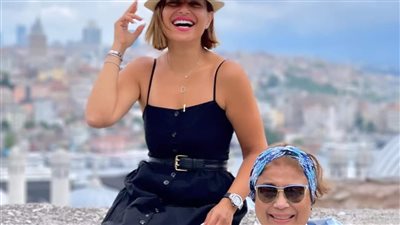 بهذه الكلمات.. منة فضالي تحتفل بعيد ميلاده والدتها عبر 