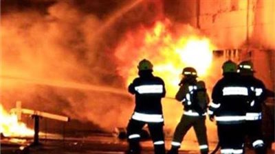 إخماد حريق بكشك لبيع الملابس المستعملة في بورسعيد 