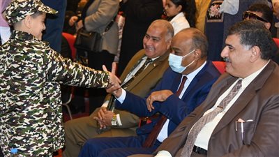 وكيل تعليم بورسعيد يفتتح معرض الأنشطة التربوية للصفوف الأولى بإدارة شمال 