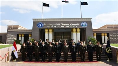 وفد الكلية الحربية يزور أكاديمية الشرطة لتقديم التهنئة بالعيــد الـ 70