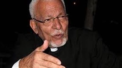 مطران أبو قرقاص يقدم العزاء في الأنبا يوحنا قلته