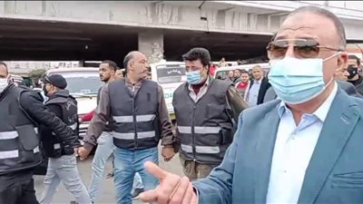 محافظ الإسكندرية يفاجئ الباعة الجائلين بأسفل كوبري العوايد